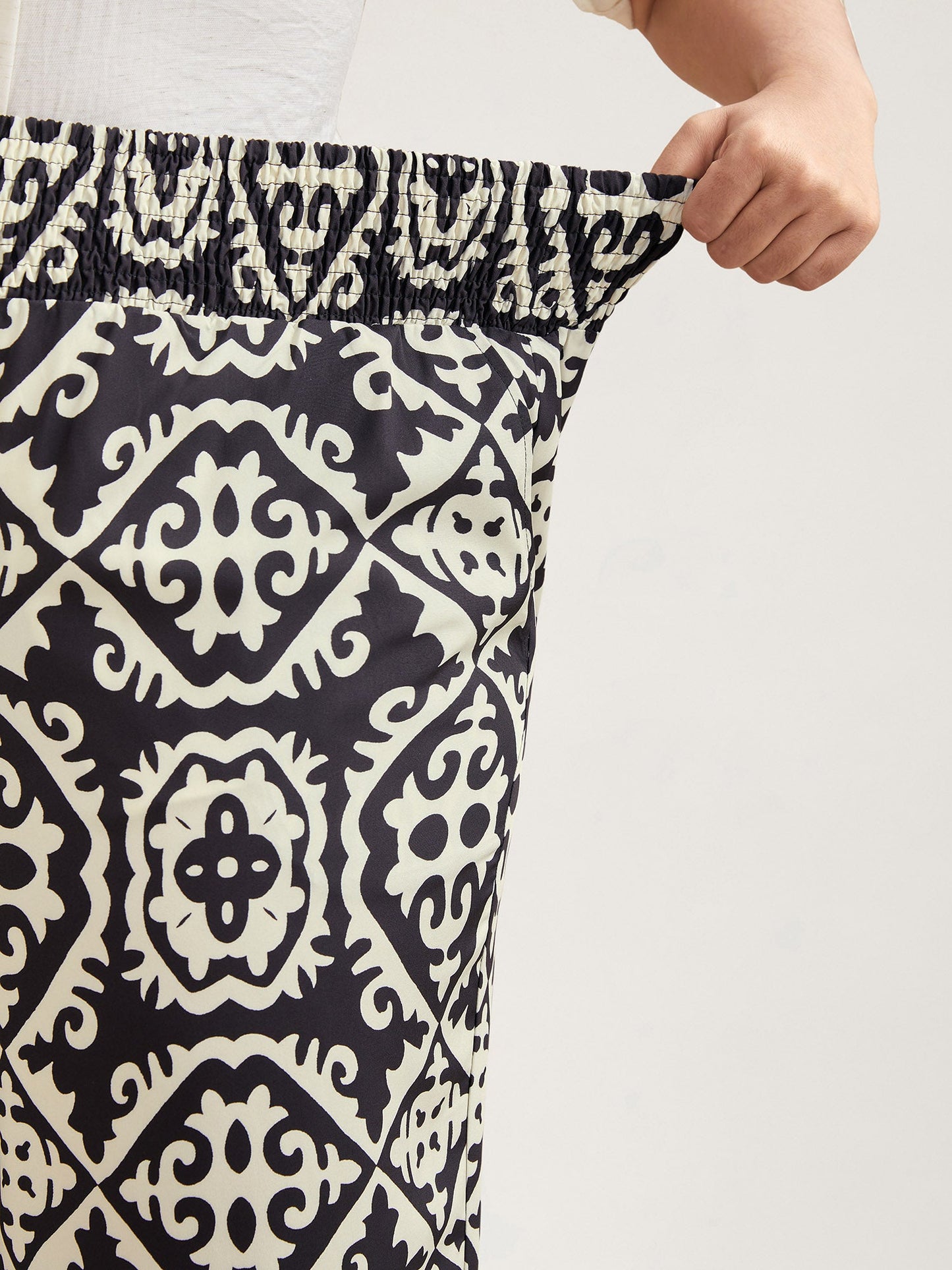 Ornate Print Contrast Hem Straight Leg Pants