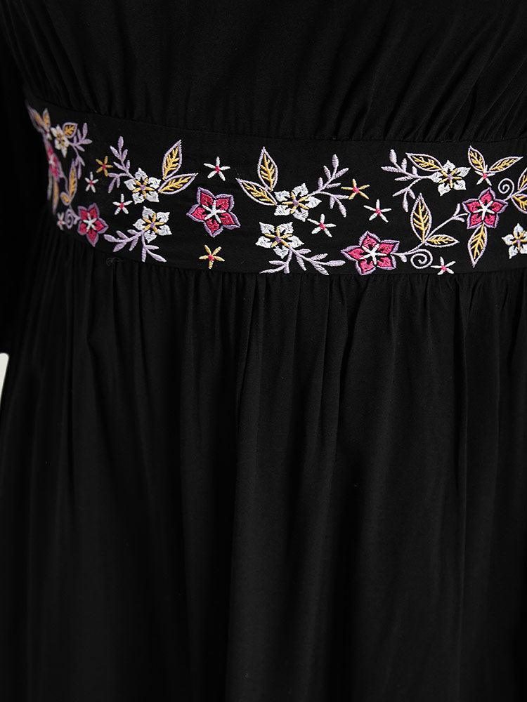 Floral Embroidered Patchwork Pocket Elastic Cuffs Dress