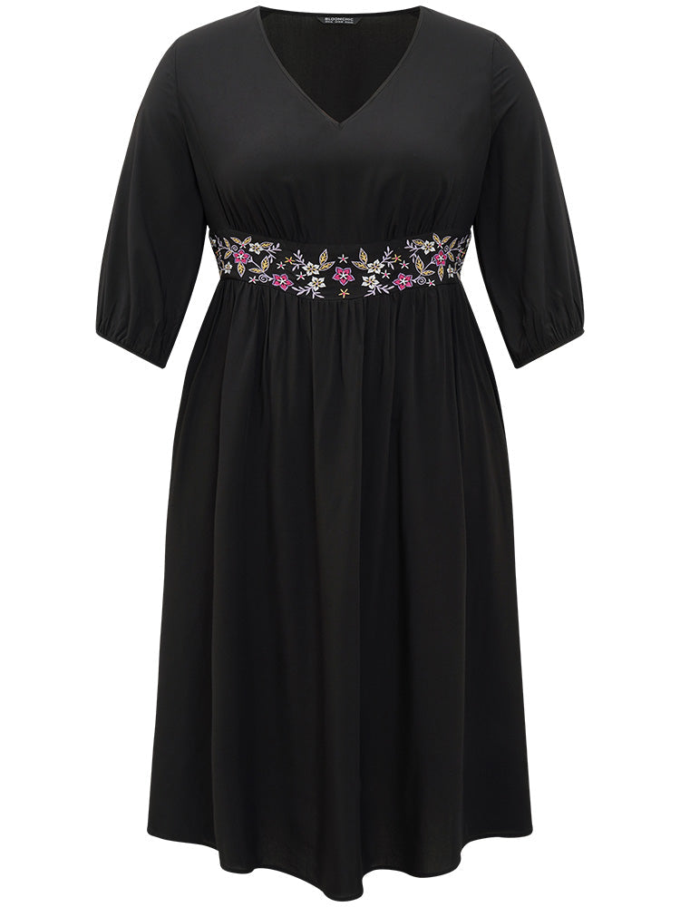Floral Embroidered Patchwork Pocket Elastic Cuffs Dress
