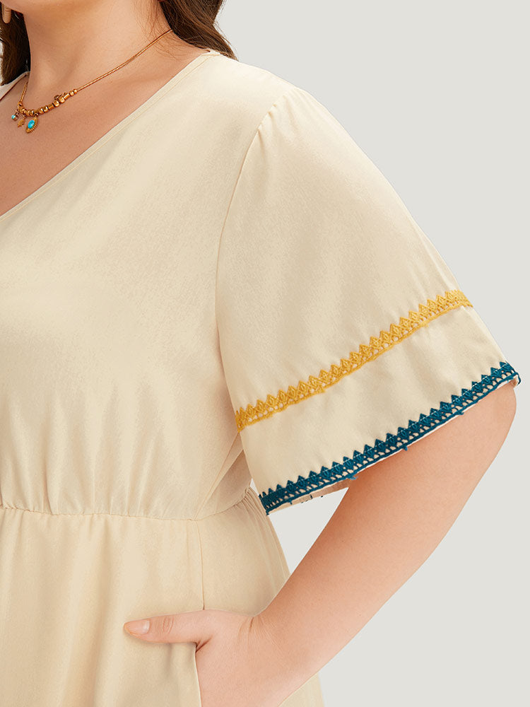 Contrast Trim Pocket V Neck Gathered Dress